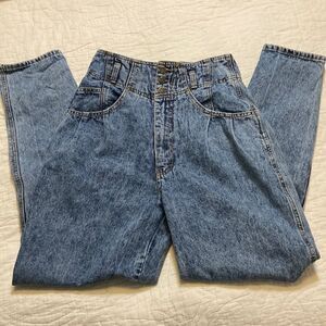 Retro 80’s Rose Acid Wash High Waisted Pleated Jeans size 6/8